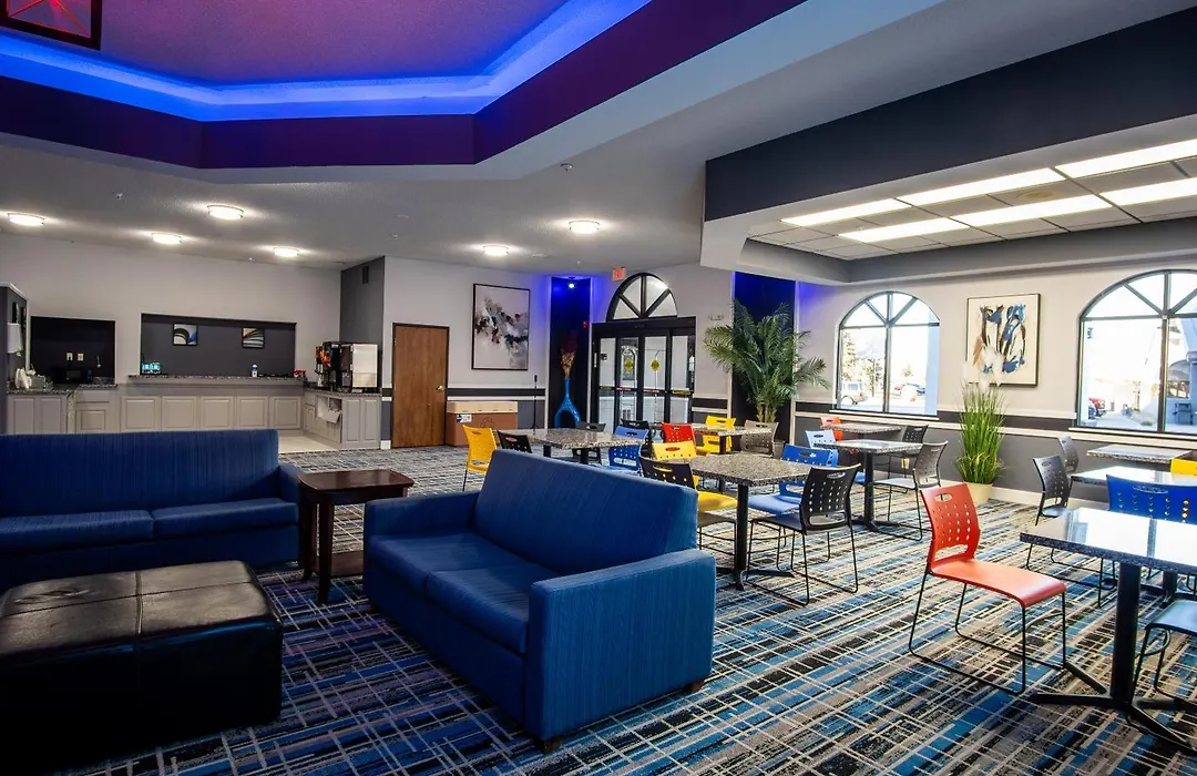 Coratel Inn And Suites By Jasper Eagan St Paul Airport & Mall Of America-1