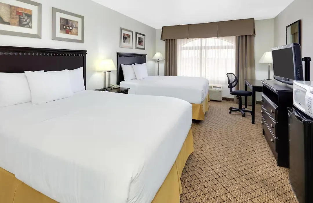 Cash Rewards Inn & Suites-1