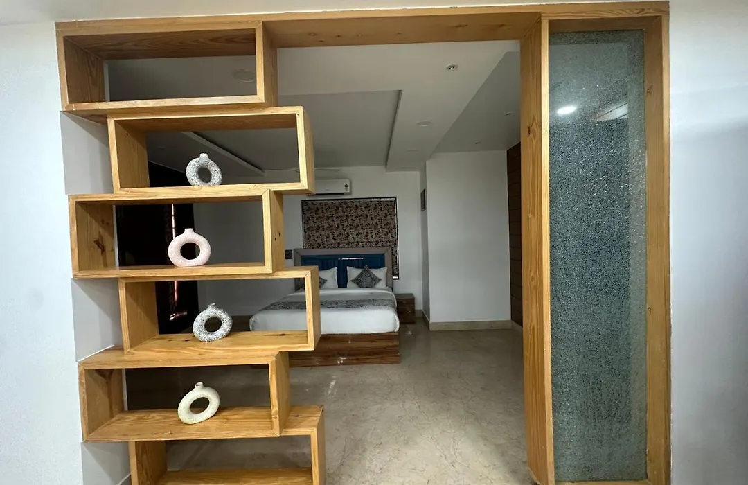 Hotel Rajmahal Suits-1