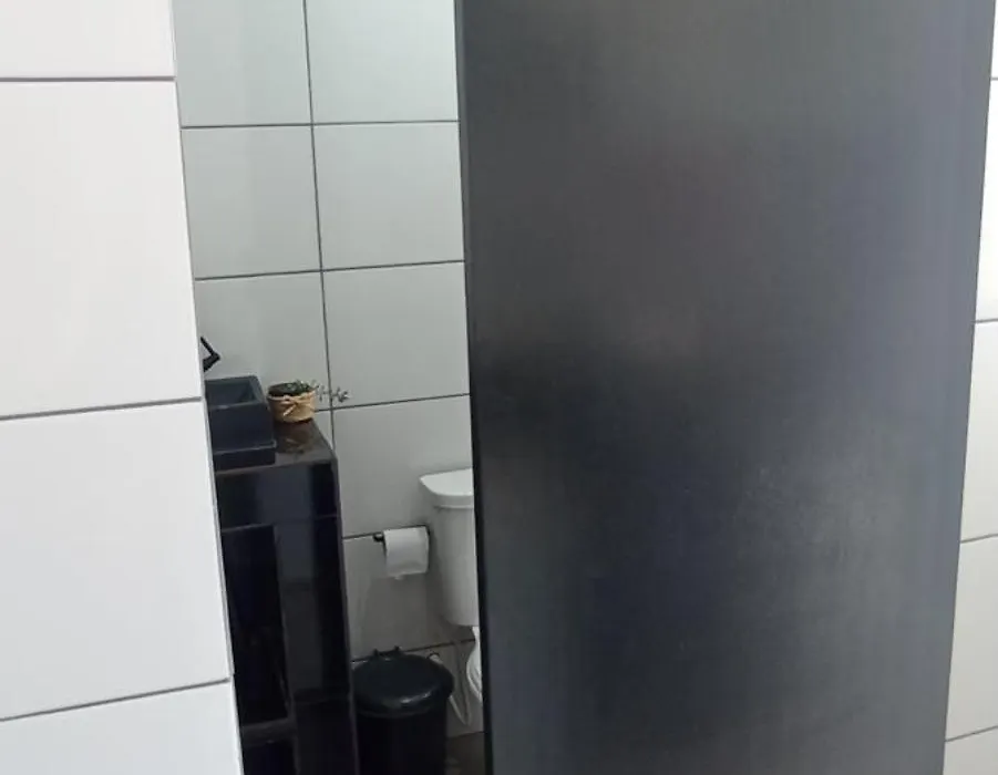 Vila Foz HOSTEL AP5 Apartamento completo de solteiro com garagem fechada e lavanderia, Temos Uber e guia turístico para indicar, nosso apartamento é a melhor opção de custo benefício de Foz do Iguaçu-1