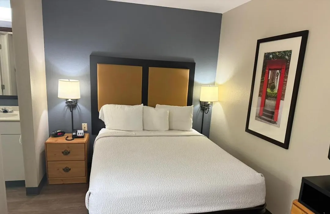 Mainstay Suites- Washington Dulles Airport-1