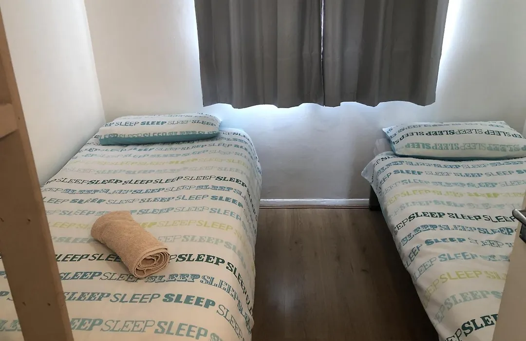 Apple House Guesthouse Heathrow Airport-1