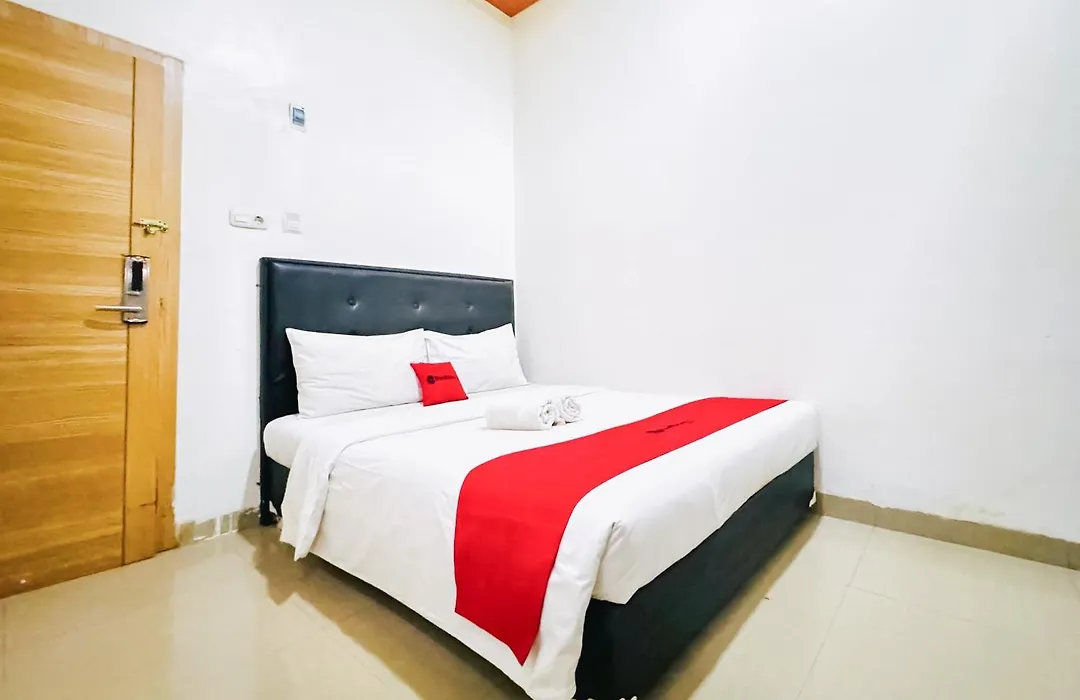 RedDoorz at Jalan Basuki Rahmat Palembang-1