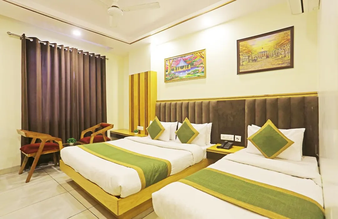 Hotel Aman Imperial Just A Minute Away From New Delhi Railway Station And Connaught Place-1