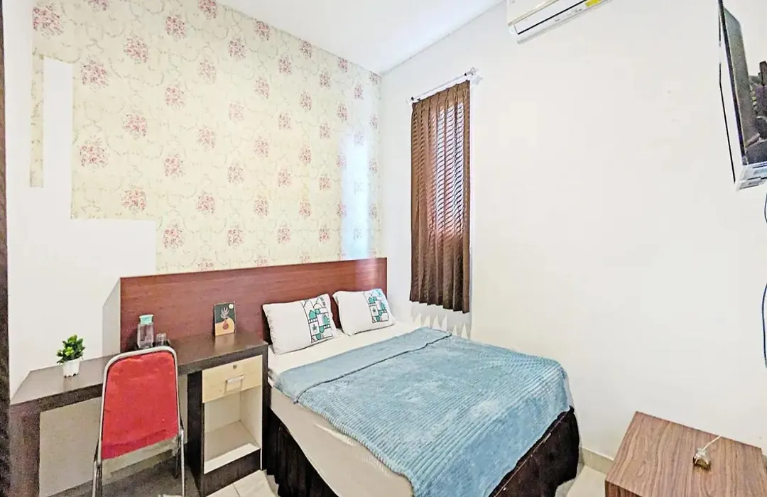 99 Guest House-1