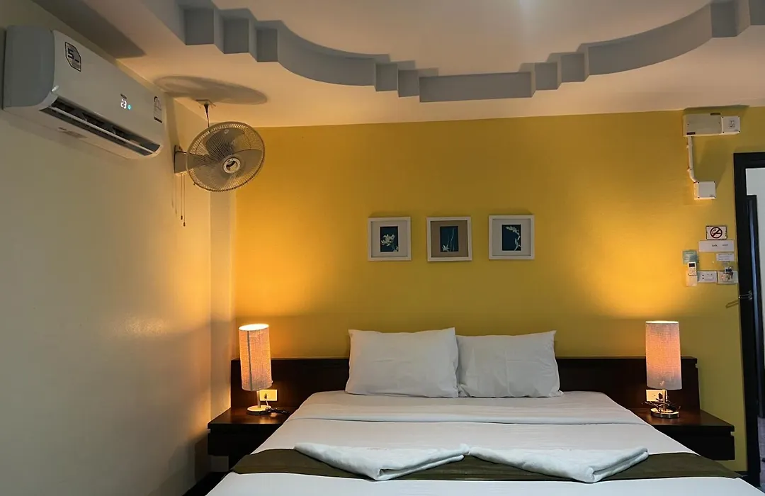 J Hotel-1