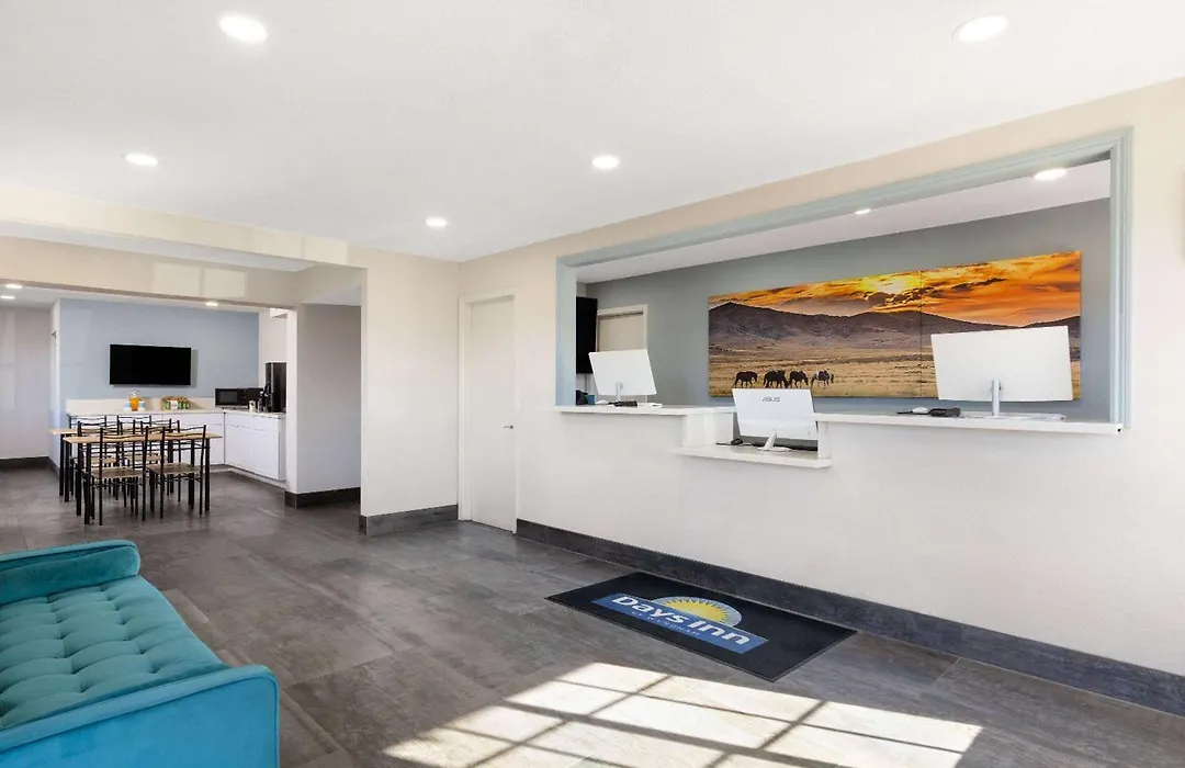 Days-Inn By Wyndham Bakersfield-1