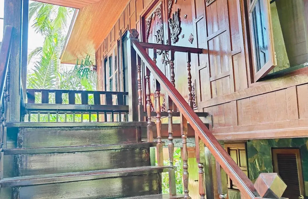 Ban Elephant Blanc Bungalow-1