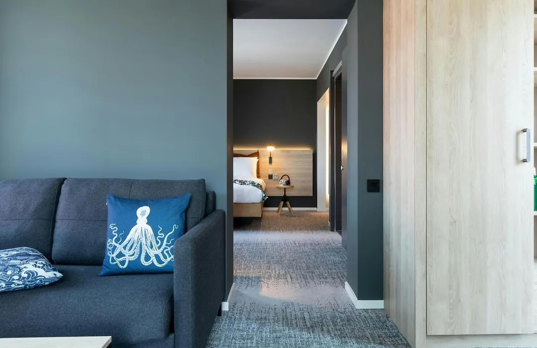 Moxy Plymouth-1