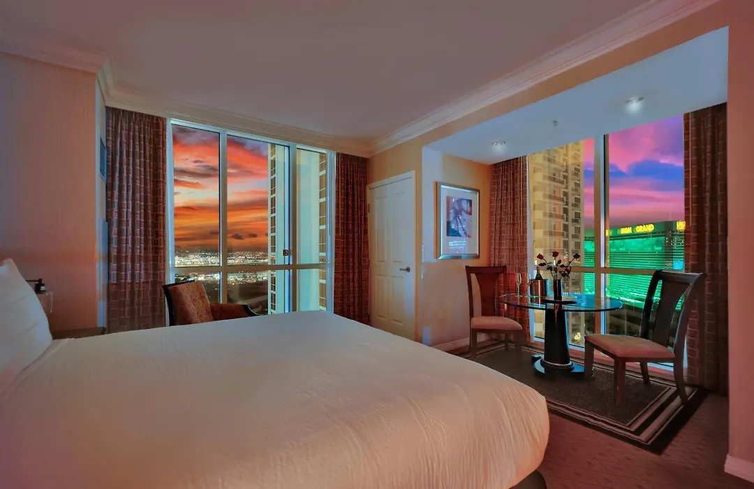 Kintsugi Retreat-Condo-Stripview-No Resort Fee-1