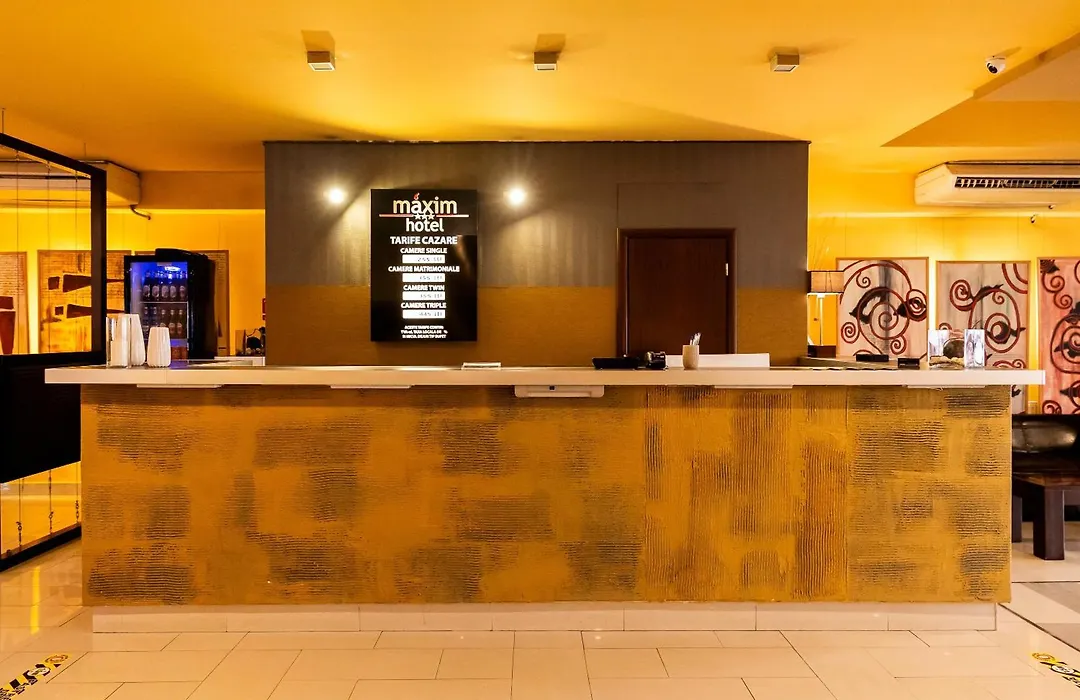 Hotel Maxim-1