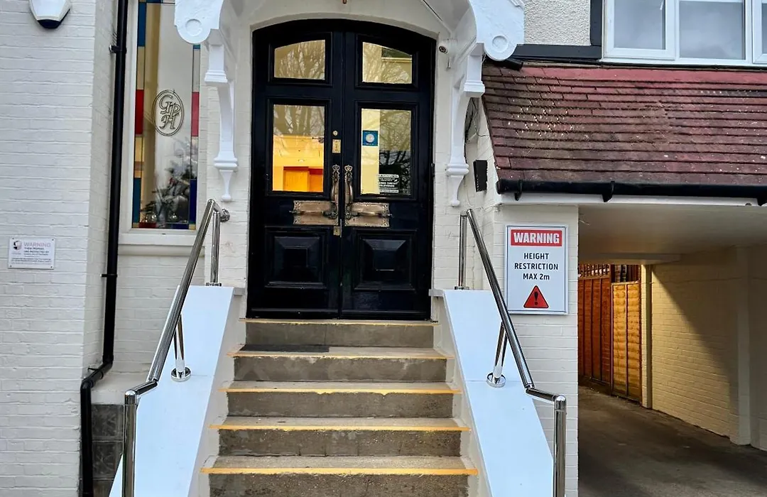 Gidea Park Hotel-1