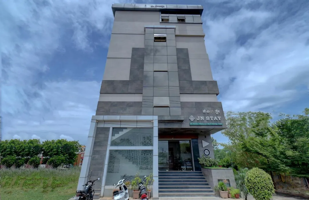 Hotel J N Stay Mysore - 12 Minutes To Mysore Palace-1