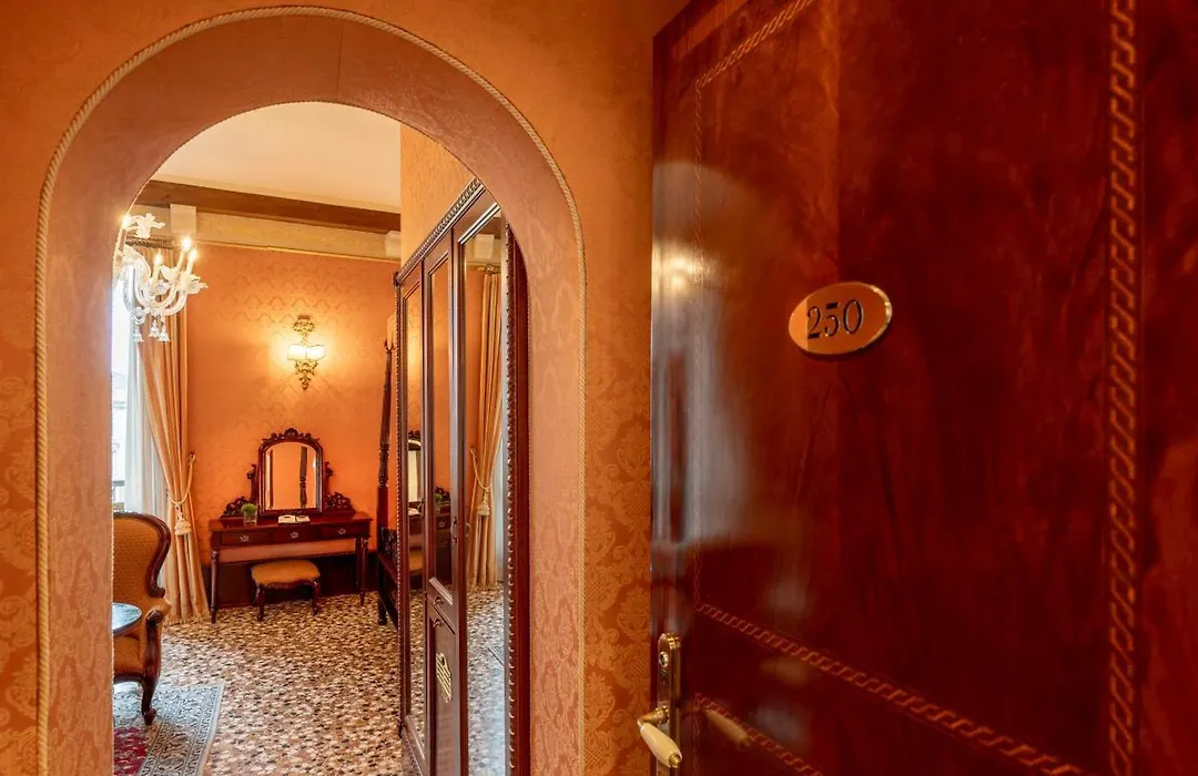 Hotel Al Ponte Dei Sospiri-1