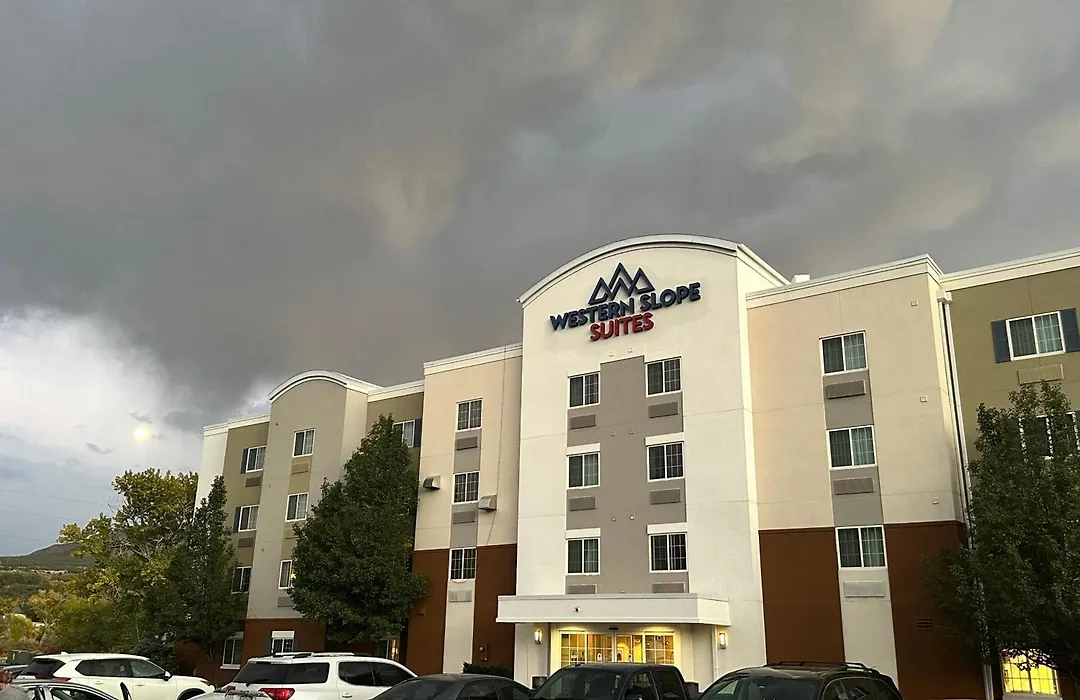 Western Slope Suites Parachute-1