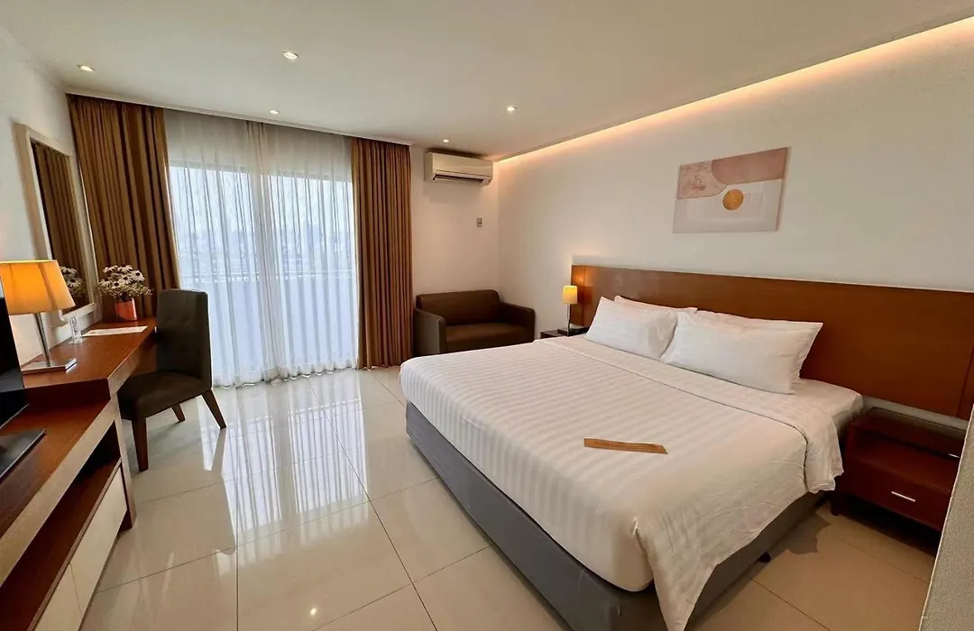 Thomson Hotel Huamark-1