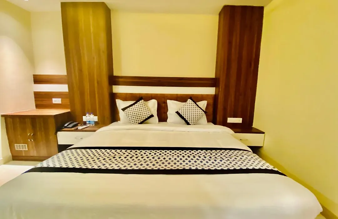 White Hotel And Restaurant Sultanwind Gate Amritsar-1