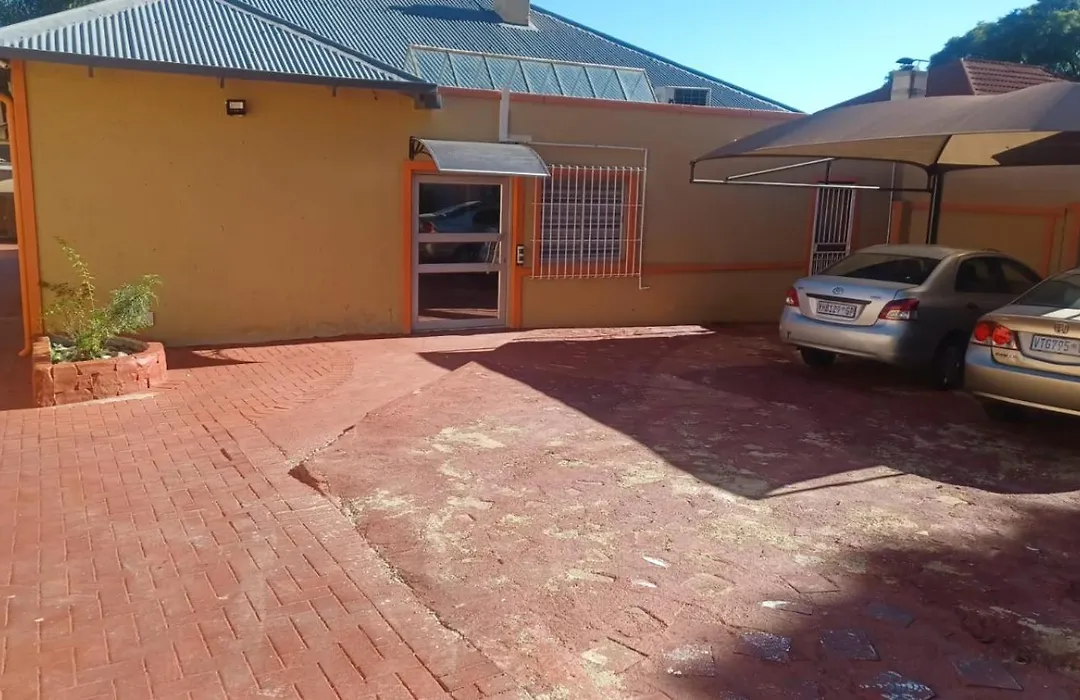 De'Moore Guest House-1