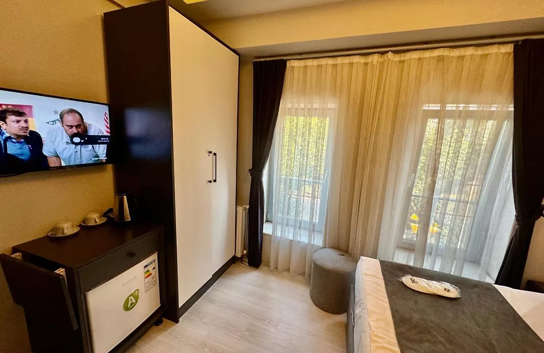 Aram Edessa Hotel-1