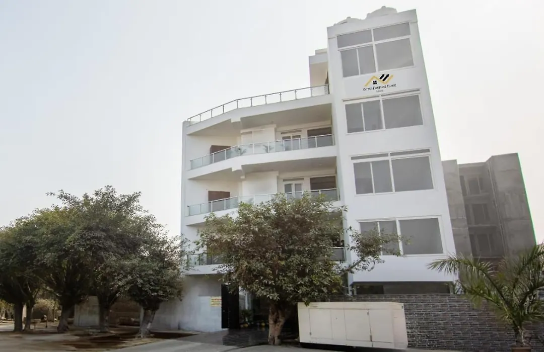 Hotel Divine India Noida Sector 135-1