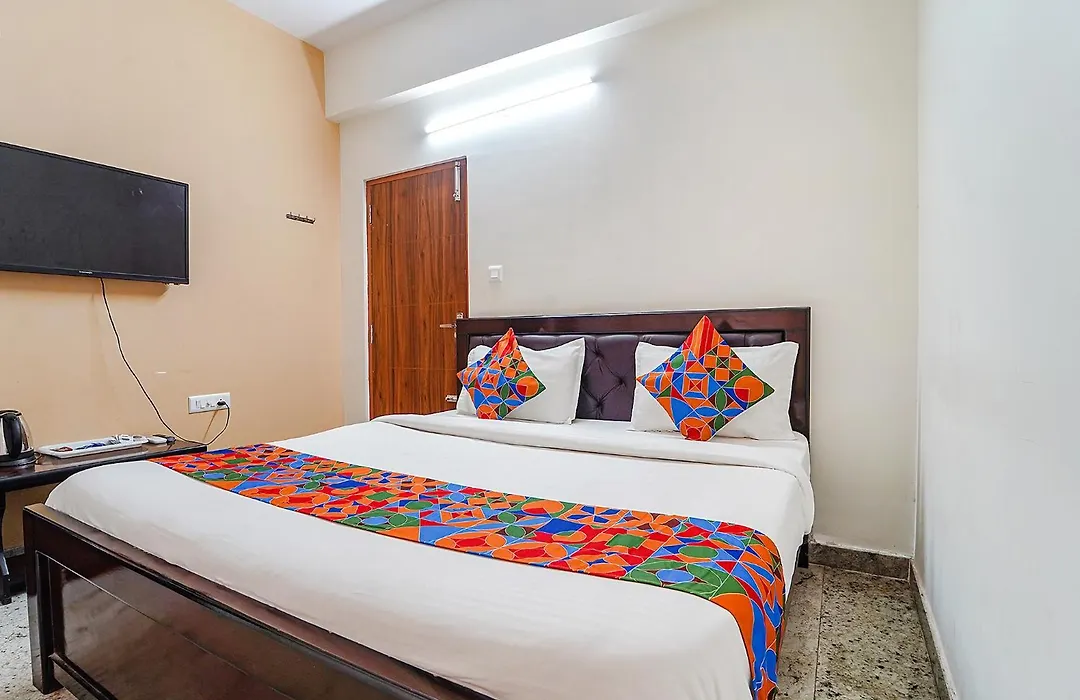 Fabhotel Sv Home Stay - Nr A2Z Exotic Park-1