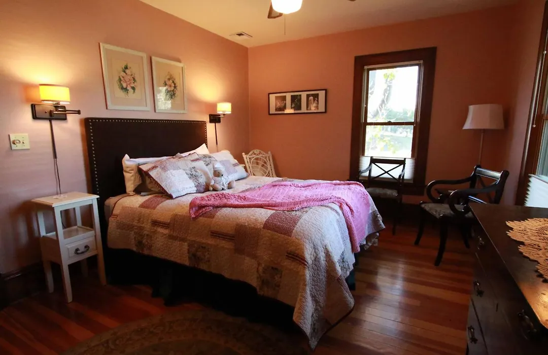Nightingales Inn-1