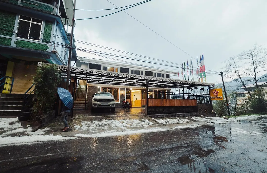 Etho Metho Gangtok-1