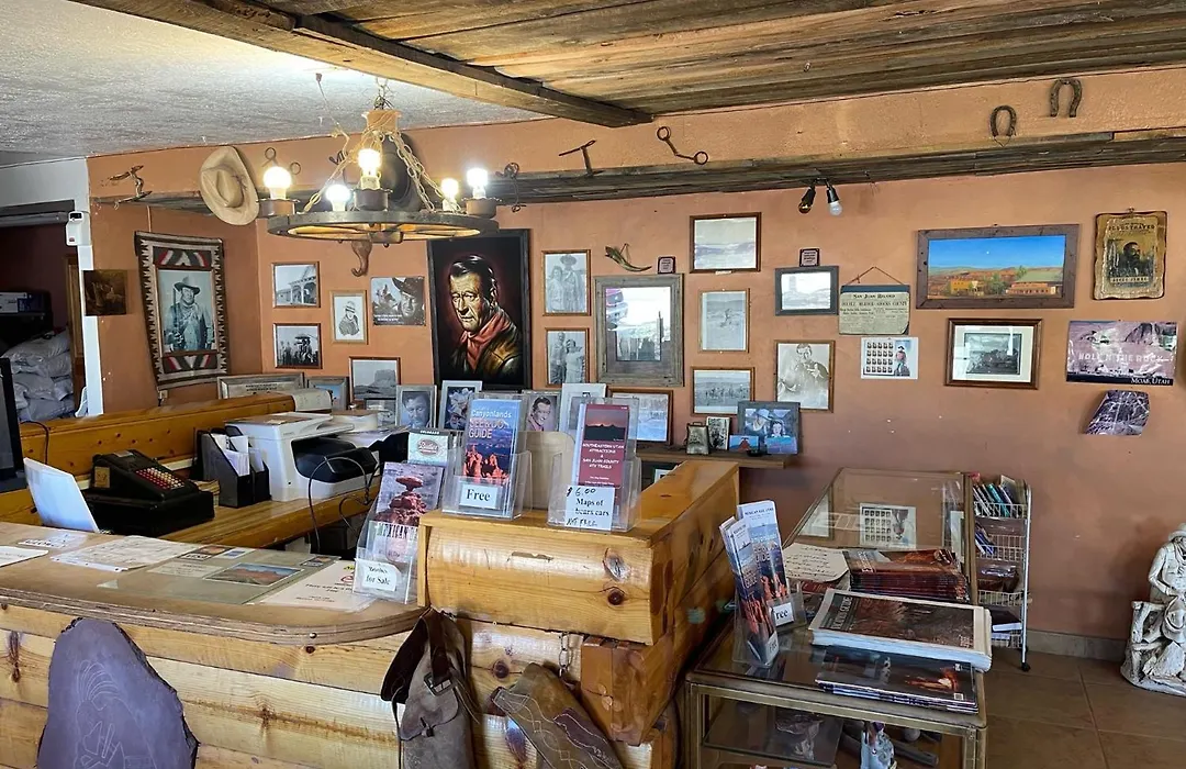 Mexican Hat Lodge-1