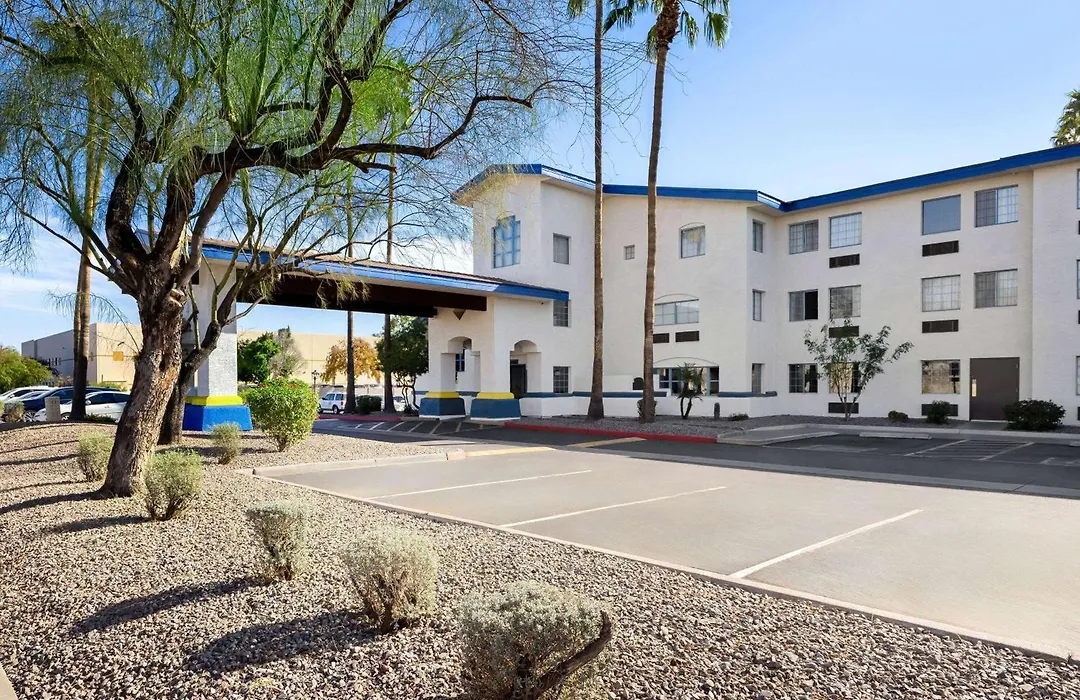 Days Inn & Suites By Wyndham Mesa Near Phoenix-1