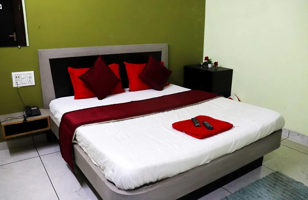 Hotel Adarsh Palace-1