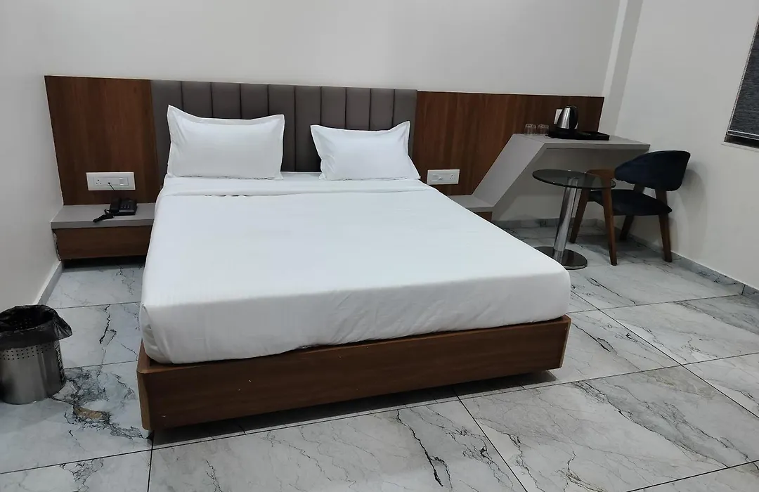 Hotel Amrutam And Guest House-1