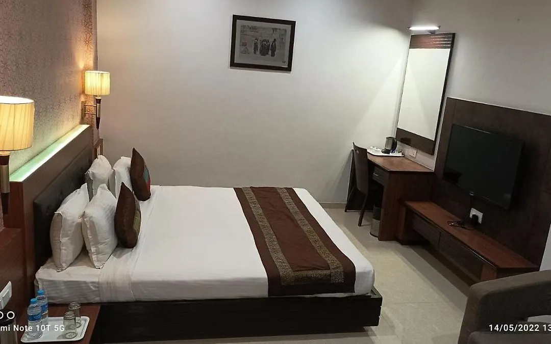 Hotel The Grand Vaibhav-1