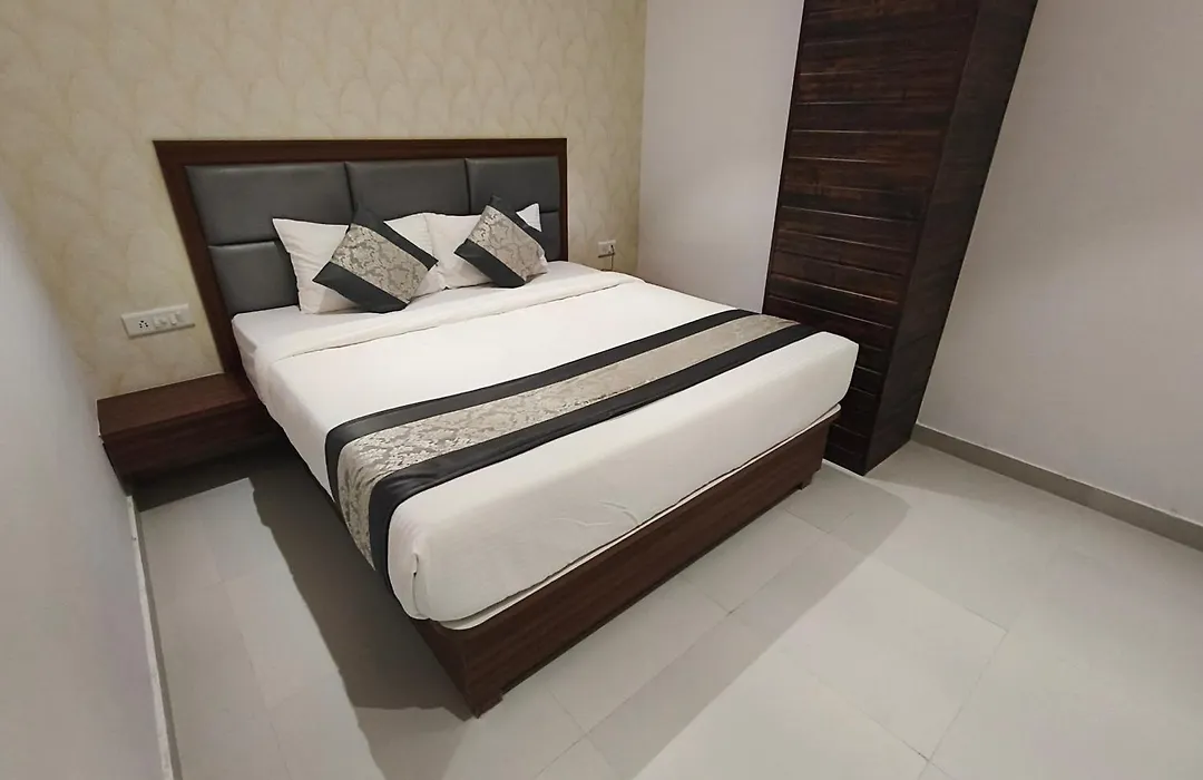 Hotel Morya Residency Parel-1