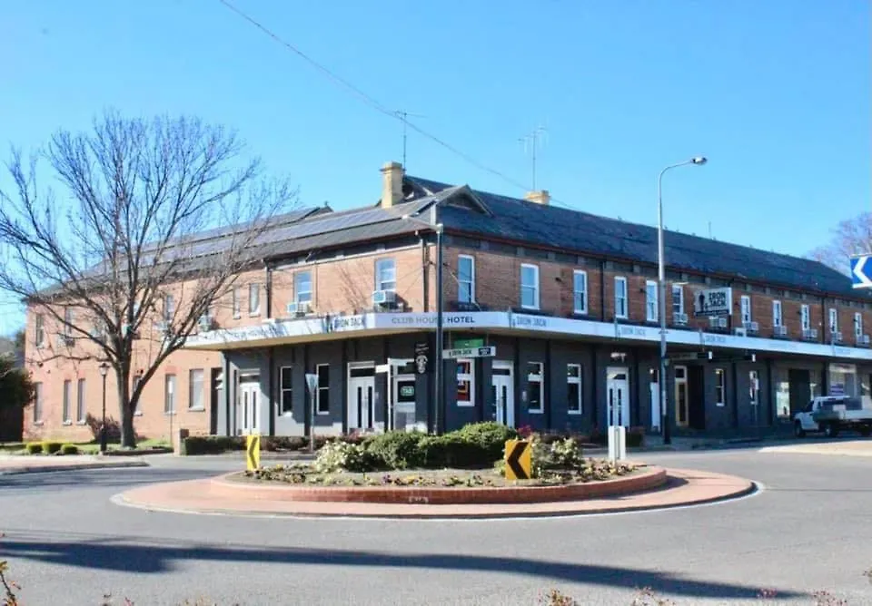Clubhouse Hotel Yass-1
