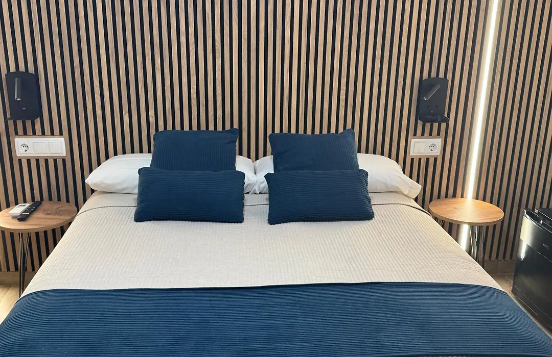ROVIOR Rooms&Café-1