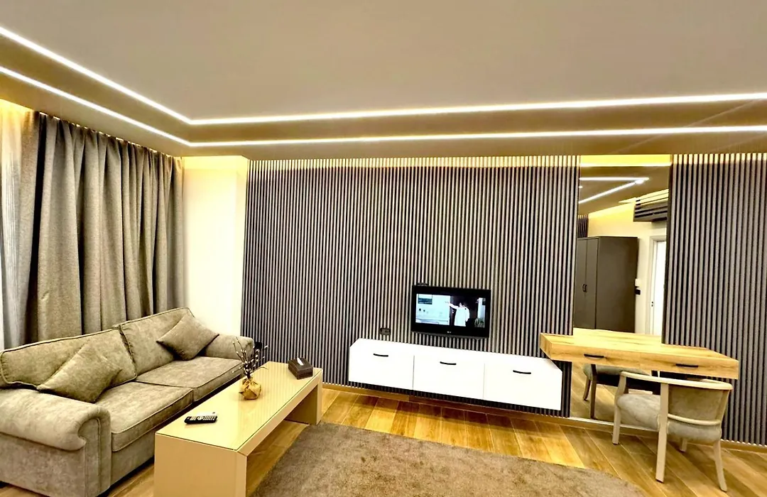 Queens Suite Hotel-1