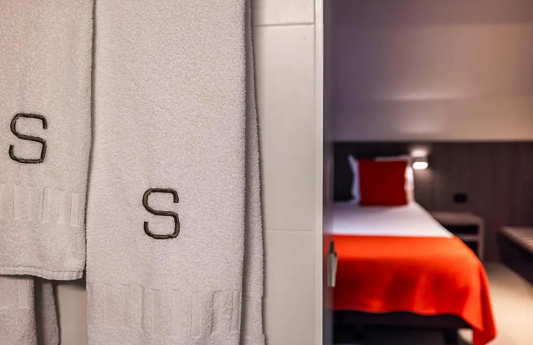 Square Hotel-1