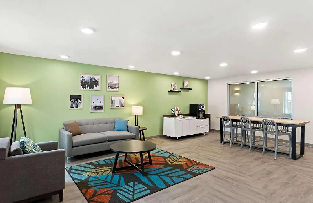 Woodspring Suites Denver Commerce City-1