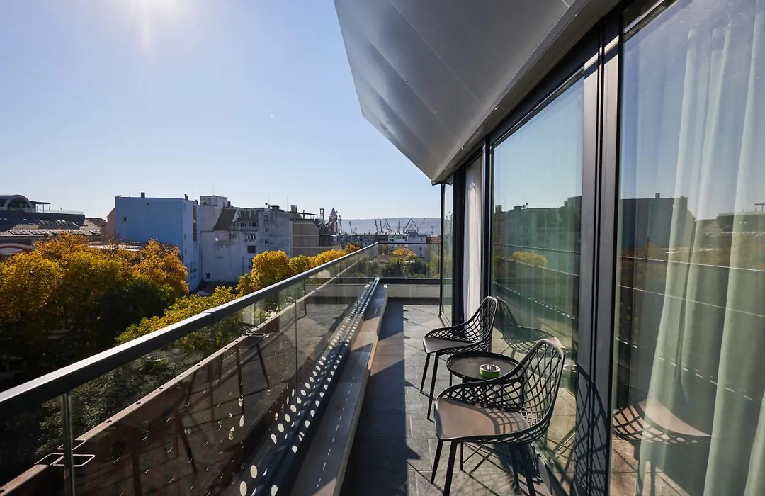 Bizarre Boutique Hotel-1