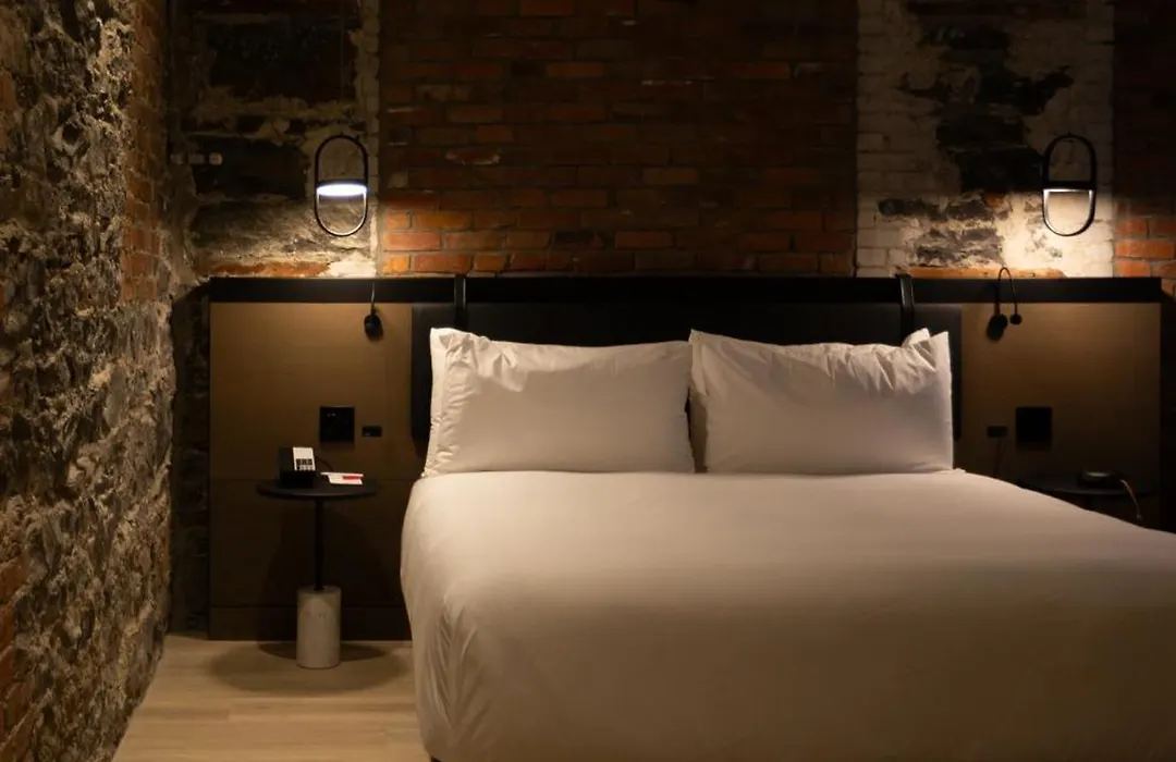 Le Petit Hotel Notre Dame-1