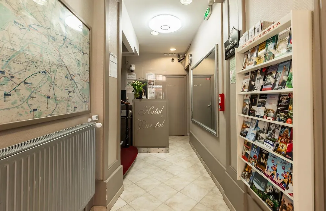 Hotel Bristol Nord Paris-1