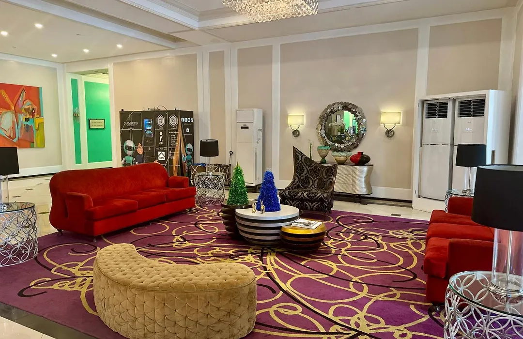 Studio Condo Unit Stamford Executive Residences Near Mckinley & Bgc-1