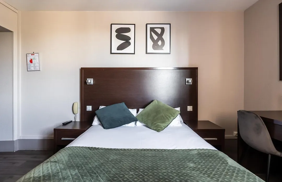 Hotel Bristol Nord Paris-1