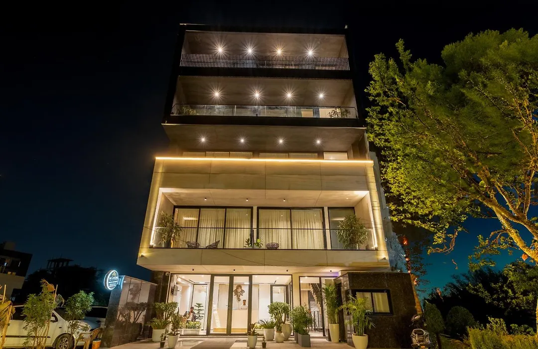 The Lodgers Luxury Hotel Near Golf Course Road Gurgaon-1