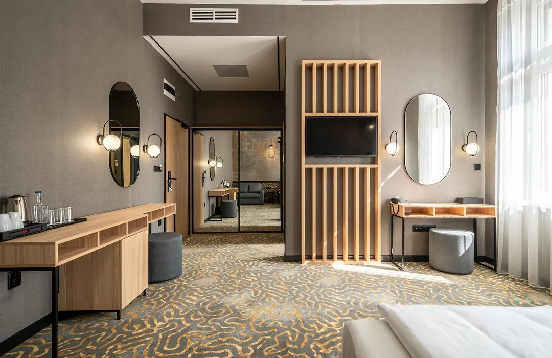 Urban Hotel-1