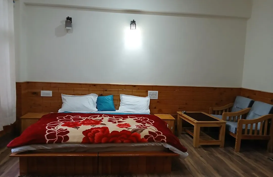 Shangri-La Rooms & Restaurant-1