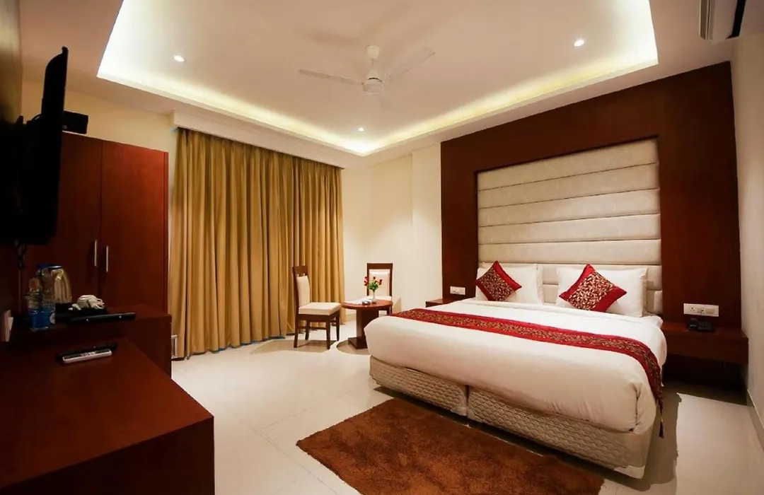 Hotel Z Suites Delhi Igi Airport- Free Airport Drop-1