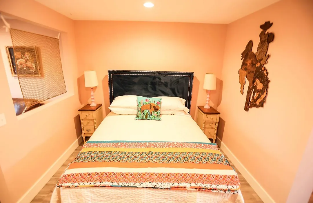 The Blue Buffalo Motel-1
