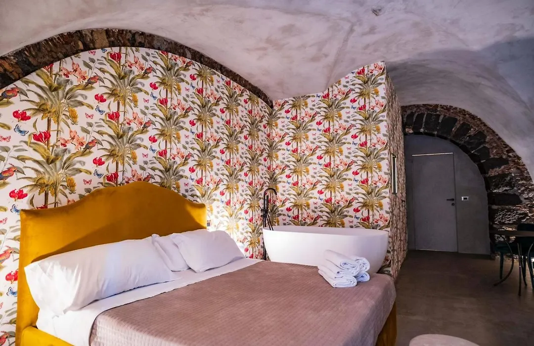 Charme Catania Central Suites-1