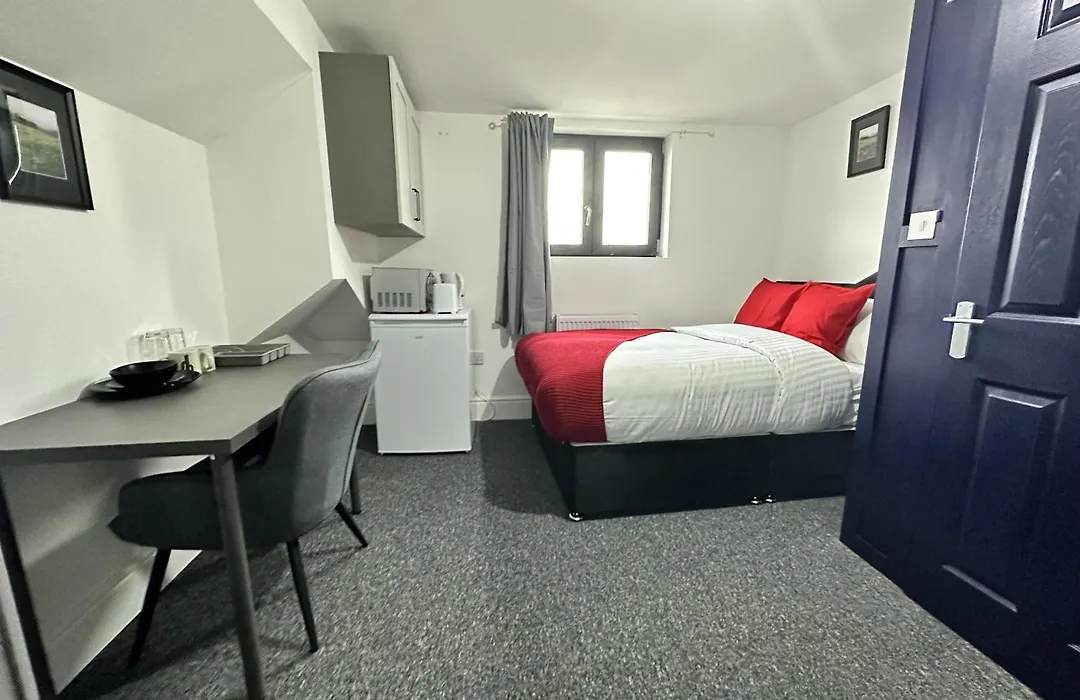 Premier Nottingham Studios - Gawthorne-1